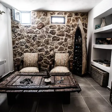 New Apollon Hotel Akrotiri (Santorini)